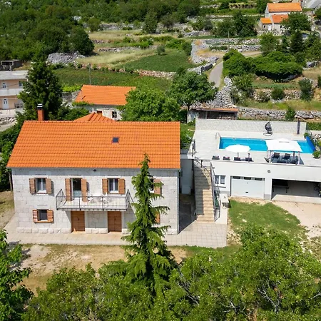 Pet Friendly In Krstatice
